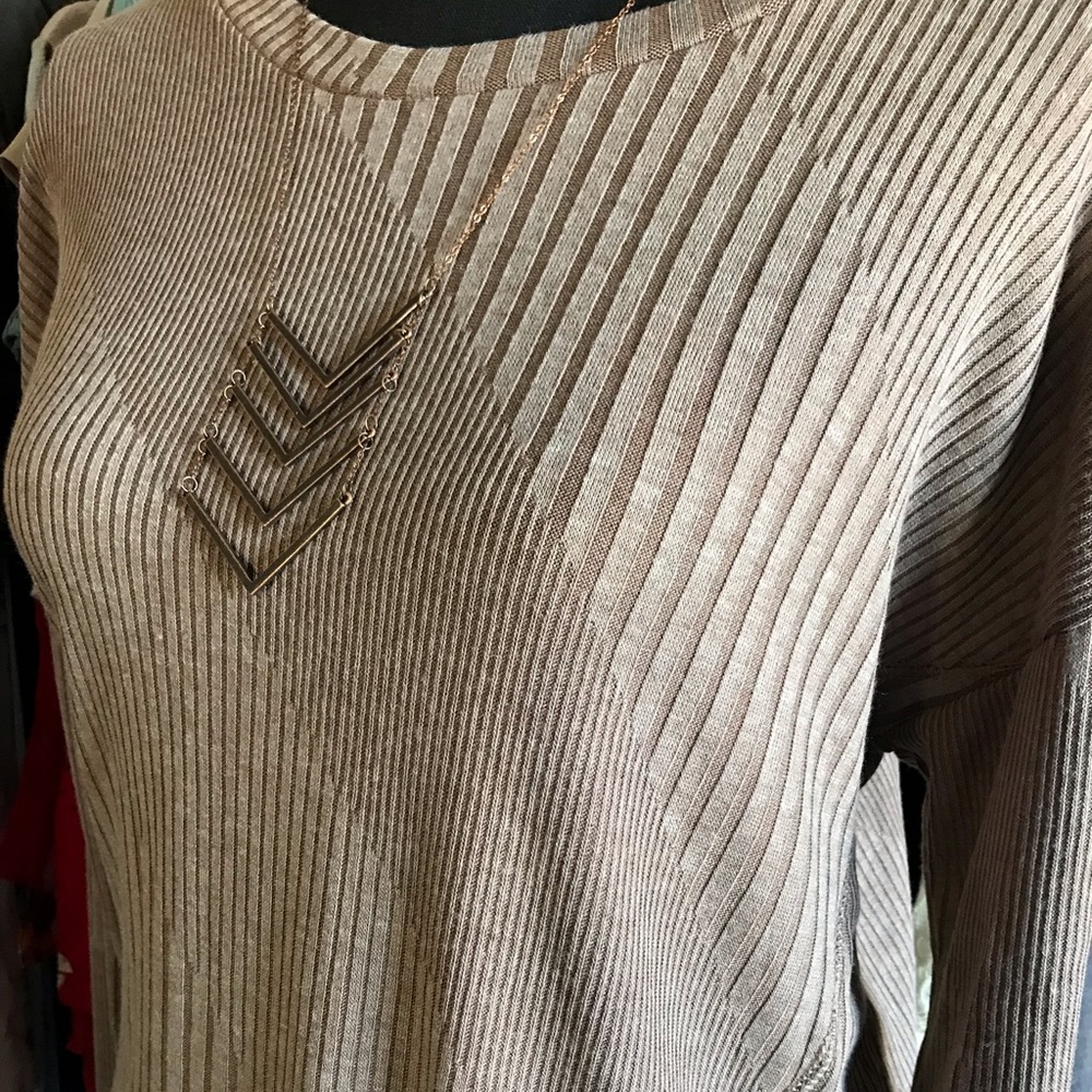 STYLISH Silky finish mocha art patterned sweater - Picture 4 of 6